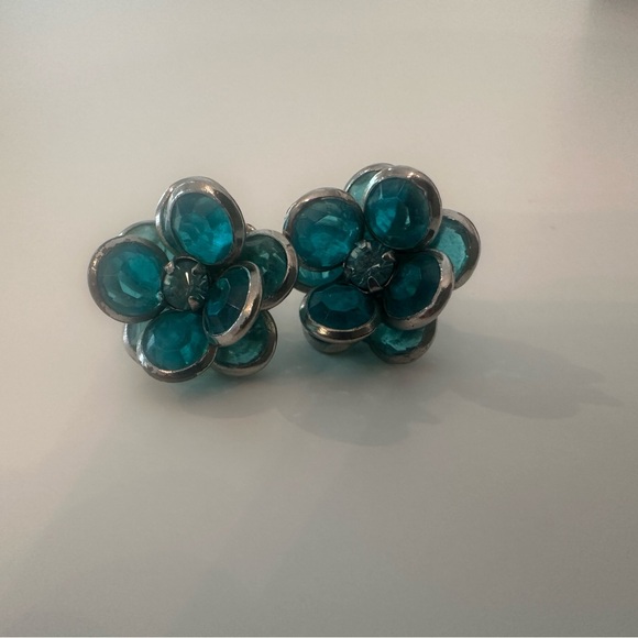Anthropologie Jewelry - Anthropologie Crystal Flower Stud Turquoise Earrings